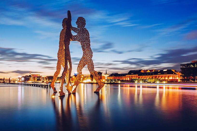 Berlin – Molecule Man by Alexander Voss