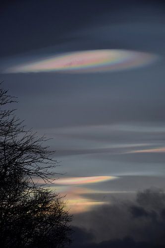 Parelmoerwolken boven IJsland