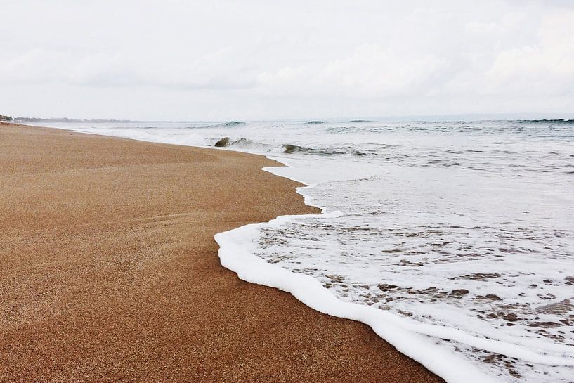 Silent Waves by Walljar