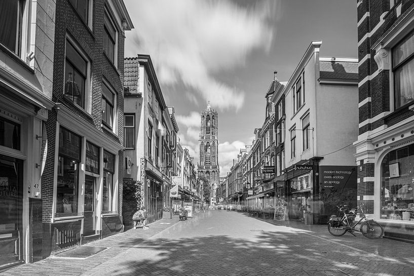 Via the Zadelstraat on the way to the Dom of Utrecht by Michel Geluk