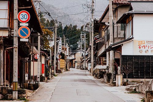 Straatje in Yudanaka, stadje in Japanse Alpen