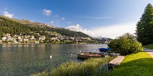 Saint-Moritz et le lac Saint-Moritz en Suisse sur Werner Dieterich