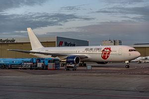 Die Boeing 767 der Rolling Stones auf dem Flughafen Schiphol (ZS-NEX).