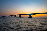 Die Zeelandbrug, Zeeland (Niederlande) bei Sonnenaufgang. von Gert Hilbink Miniaturansicht