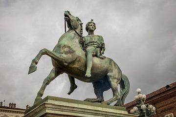Godin op een paard op de Piazza Castello in Turijn in Italië