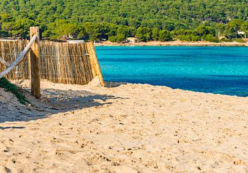 La plage de Cala Agulla à Cala Rajada à Majorque, en Espagne. sur Alex Winter