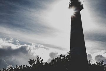 Silhouette Leuchtturm Ameland von Nico van der Vorm