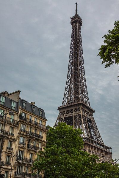 Melancholisch uitzicht op de Eiffeltoren van Stefan Verheij