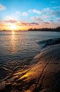 Zweden zonsopgang bij het meer Vita Sandar, vänern van Fotos by Jan Wehnert thumbnail