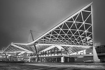 Tilburg train station by Rene Van Putten