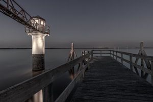Le phare Oostmahorn en noir et blanc