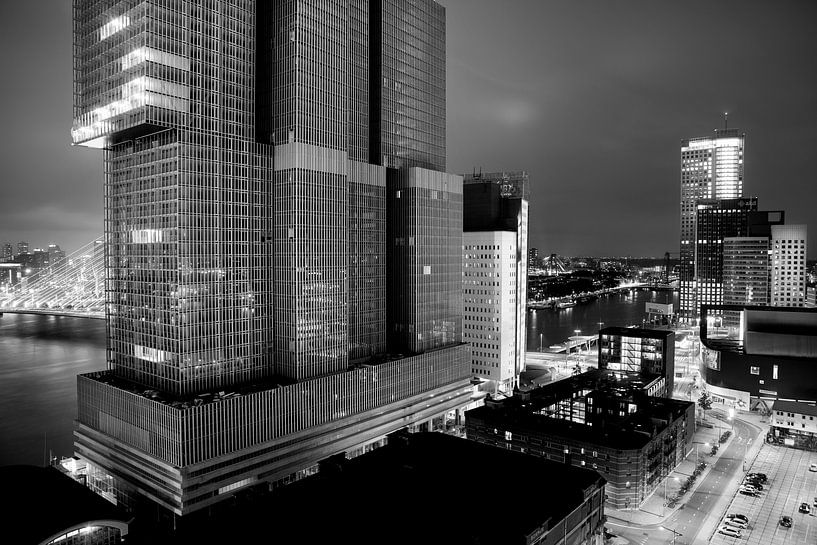 'De Rotterdam' by night van Pieter Wolthoorn