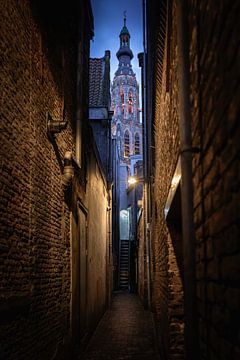 Lane behind the Vismarkt, Breda. by Andre Gerbens
