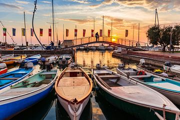 Bardolino Hafen mit Sonnenuntergang von Mustafa Kurnaz