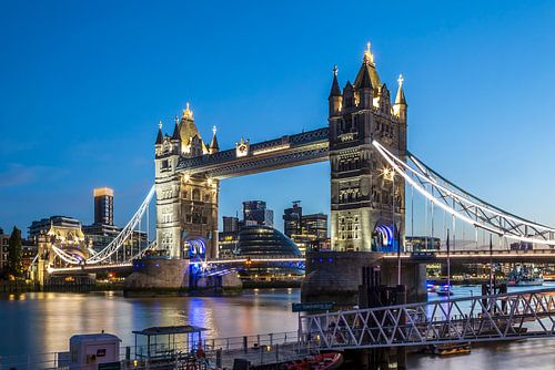 Het blauwe uur bij de Tower Bridge 