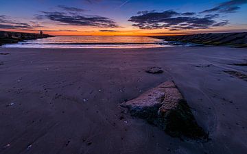 Blue hour on the Noordpier near Velsen-noord by peterheinspictures