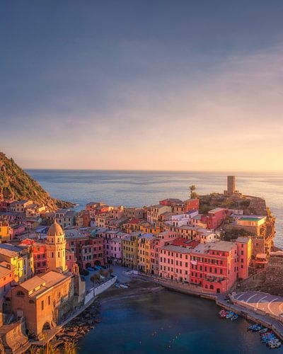Vue du village de Vernazza au coucher du soleil, Cinque Terre