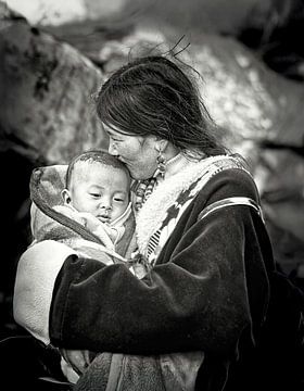 Mutter mit Kind in Tibet von Jan van Reij
