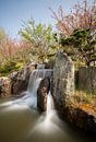 Waterval in Japanse tuin van Charelle Roeda thumbnail