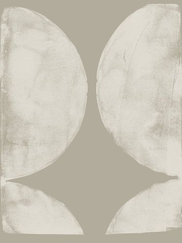 Abstracte vormen in wit op licht taupe.