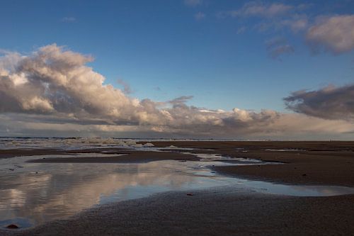 foam heads on the beach at westkapelle3