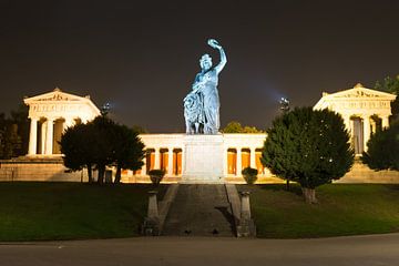 Bavaria Statue und Ruhmeshalle auf der Theresienwiese in München von ManfredFotos