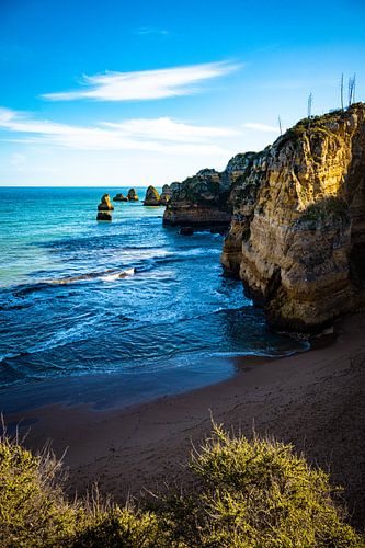 Een baai aan de Algarve