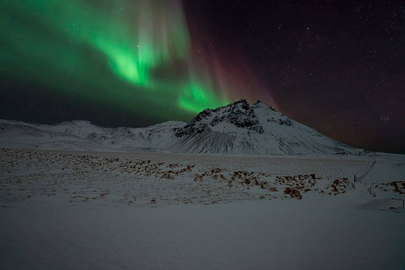 Aurore boréale sur l'Islande, les aurores boréales. par Gert Hilbink