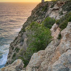 Oude wachttoren op  Cap Blanc op Mallorca van Michael Valjak