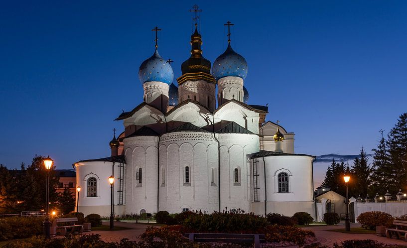 Kathedrale in Kasan Russland bei Nacht. von Daan Kloeg