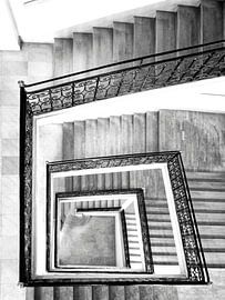 Stairs, black & white by Leo
