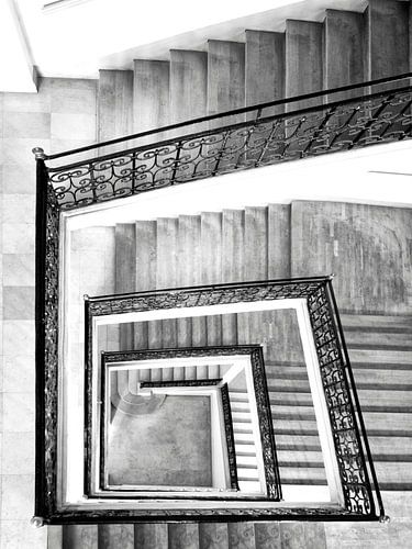 Stairs, black & white