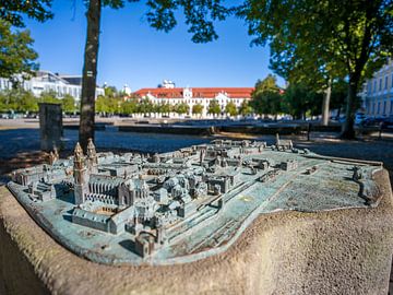 Magdeburg - Oude stadsmaquette op het plein van de kathedraal van t.ART
