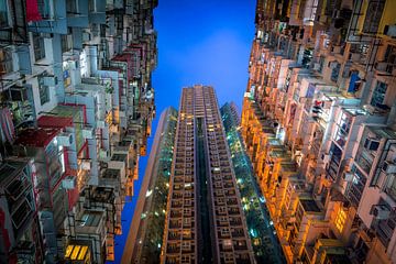 Quarry Bay Monster Building Hongkong von Lex van Lieshout