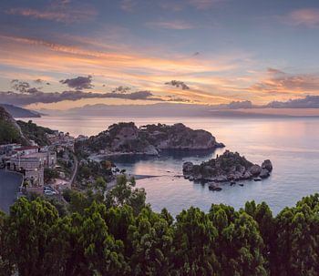 Isola Bella bei Sonnenaufgang, Taormina, Sizilien, Italien