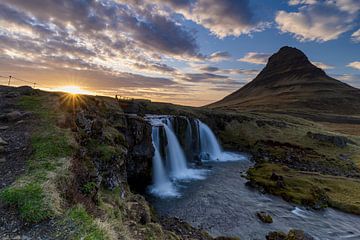 De Kirkjufellsfoss is een waterval op IJsland van Edwin Kooren