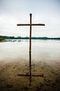 Houten kruis | lijden en sterven van Jezus van Marcel Mooij thumbnail
