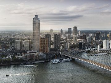 Rotterdam - City view - Skyline Rotterdam - Bewolkt - Marja Suur (1) van Marja Suur