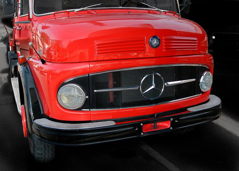 Mercedes-Benz Type 1113 short bonnet in original colour by aRi F. Huber