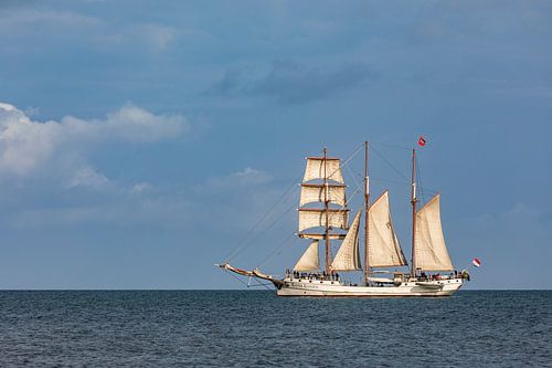 Sailing ship Loth Loriën off Rügen on the Baltic Sea by Werner Dieterich
