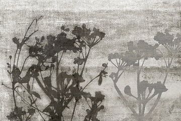 Bloemen in donker taupe op linnen van Dina Dankers