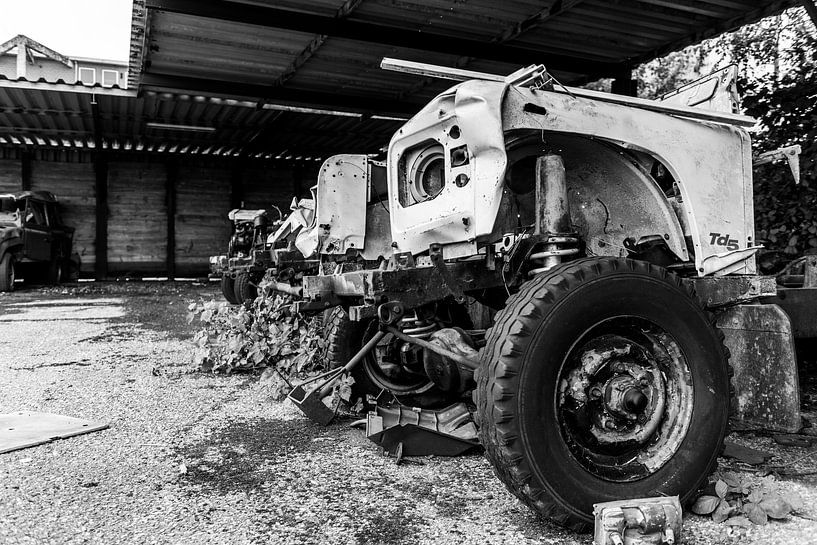 Landrovers at the scrapyard by Mariska Knol