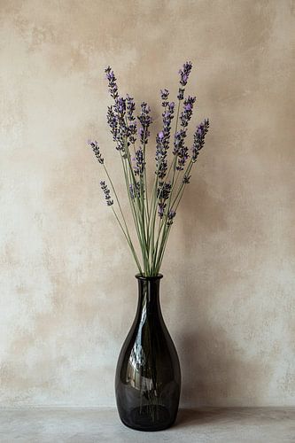 Vase en verre avec lavande