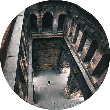 Binnenkant van de Porta Nigra | architectuur | Trier | Duitsland