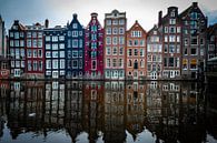 Gekleurde grachtenpanden in centrum Amsterdam van Heleen Pennings thumbnail