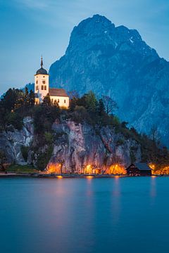 Blue hour at the Traunsee by Martin Wasilewski