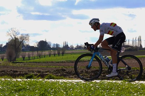 Oier Lazkano on the cobbles