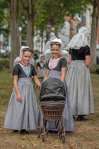 Zeeuwse meisjes in Veere