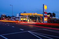 Het Shell tankstation aan de Kardinaal de Jongweg in Utrecht van Donker Utrecht thumbnail