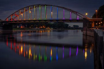 Die farbige Wilhelmina-Brücke in Deventer von Jaimy Leemburg Fotografie